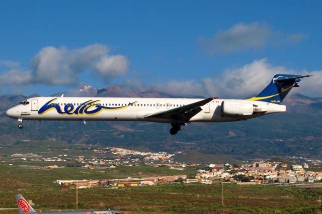 McDonnell Douglas MD-90 (HB-JIF)