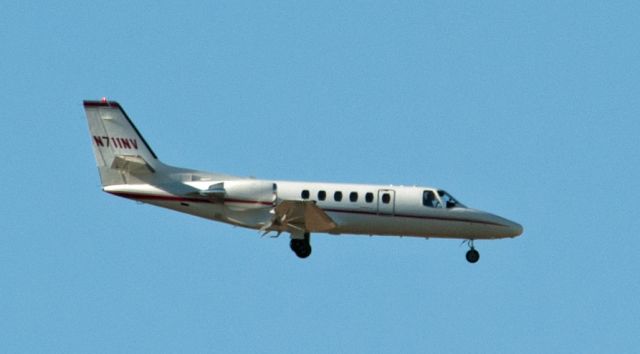 Cessna Citation II (N711NV) - Final for 09 at Carson City