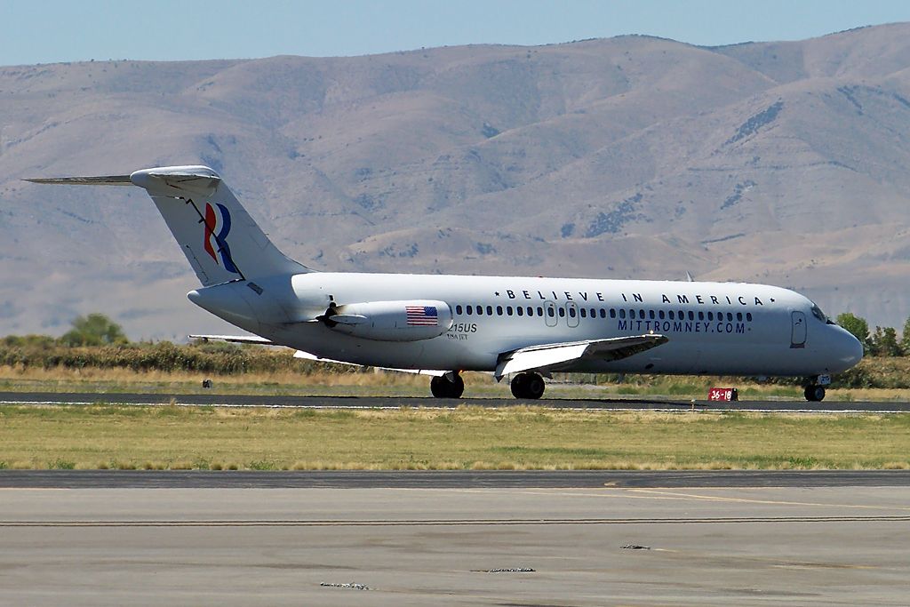 Douglas DC-9-10 (N215US) - Paul Ryan