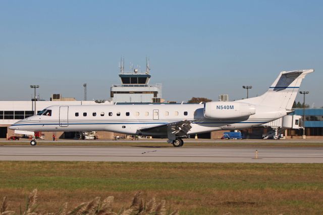 Embraer ERJ-135 (N540M) - N540M, EMB-135LR, c/n 14500977, making a quick drop off and departure at Toledo Express Airport (KTOL), OH, USA on 18 Oct 2017.