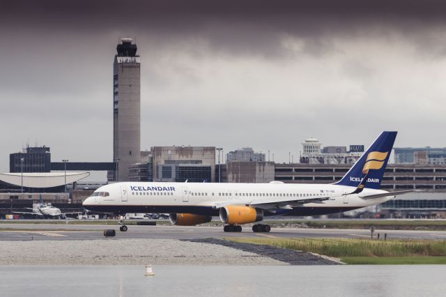 Boeing 757-200 (TF-ISD)