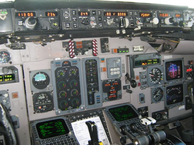 McDonnell Douglas MD-82 (PJ-MDD) - a view from the cockpit