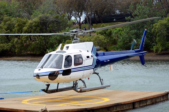 — — - 2015 Gold Coast V8 Supercar joy flights