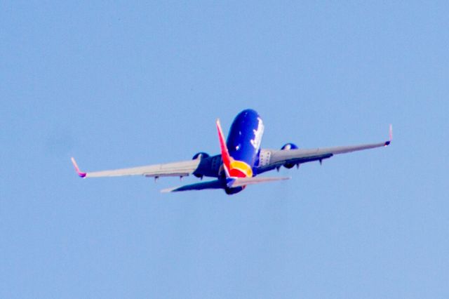 Boeing 737-700 —