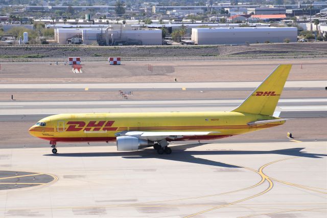 BOEING 767-200 (N657GT)