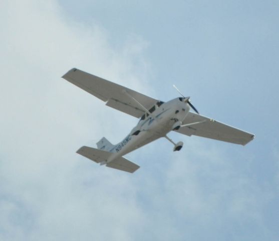 Cessna Skyhawk (N945MC)