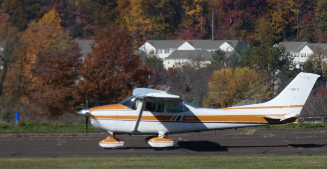 Cessna Skylane (N96416) - Taxiing for departure is this 1978 Cessna 182Q Skylane in the Autumn of 2022.