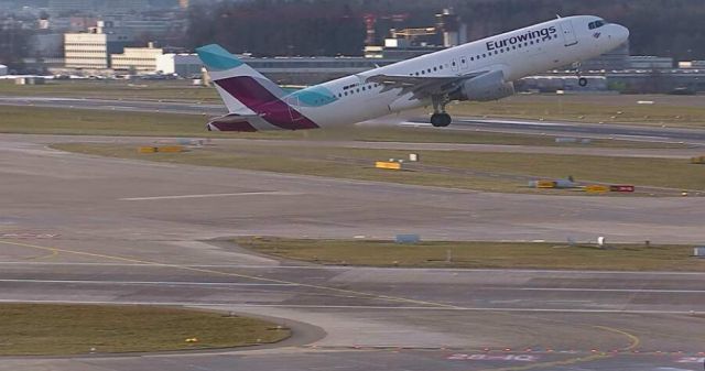 Airbus A320 (D-ABHC)