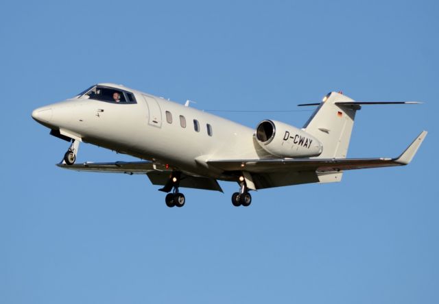 Learjet 55 (D-CWAY) - 03/11/2012br /Landing 27