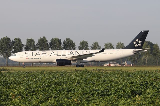 Airbus A330-300 (C-GEGI)