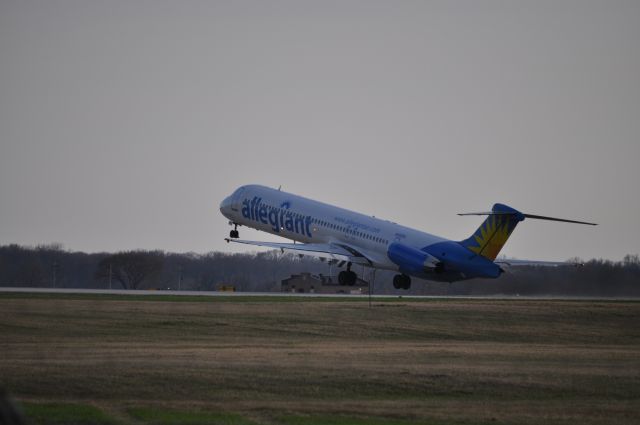 McDonnell Douglas MD-80 (N402NV) - AAY877 rotating off of RWY19 in Rockford, IL heading to Clearwater, FL