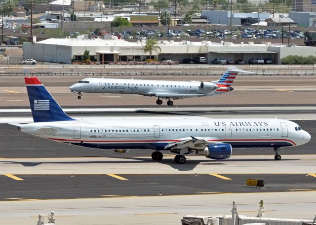 Airbus A321 (N153UW)