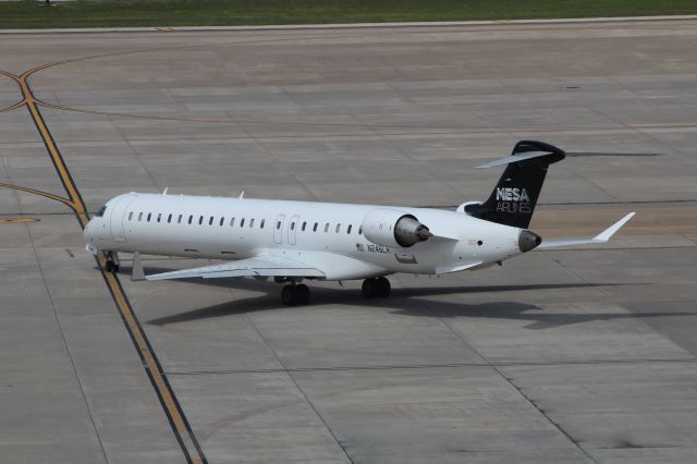 Canadair Regional Jet CRJ-900 (N246LR)