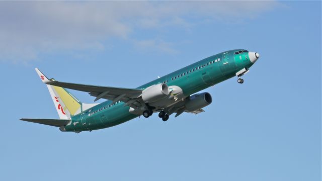 Boeing 737-800 (N1795B) - BOE908 climbs from Rwy 16R during its maiden flight from KRNT on 9/30/14. (LN:5120 / cn 41324). Permanent registration will be B-1978.