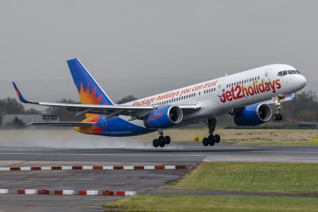 Boeing 757-200 (G-LSAC) - 16 Feb 15, launching off runway 23r.