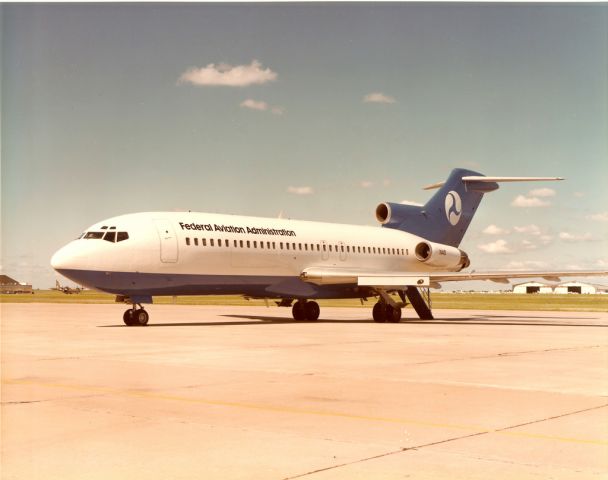 BOEING 727-200 (N40)