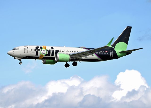 Boeing 737 MAX 8 (C-GFOF)
