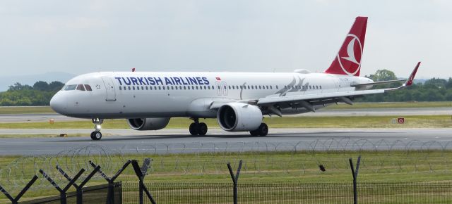 Airbus A321 (TC-LTM) - Date 21/05/25 SN 10854