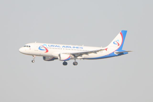 Airbus A320 (RA-73834)