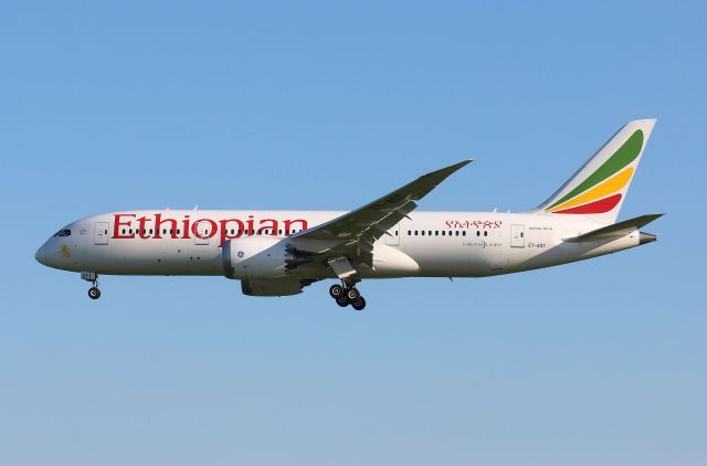 Boeing 787-8 (ET-OAT)