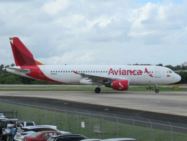 Airbus A320 (N401AV)