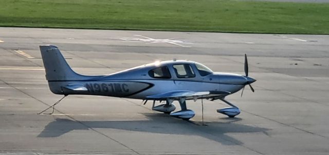 Cirrus SR22 Turbo (N961MC) - N961MC Parked At KIOW