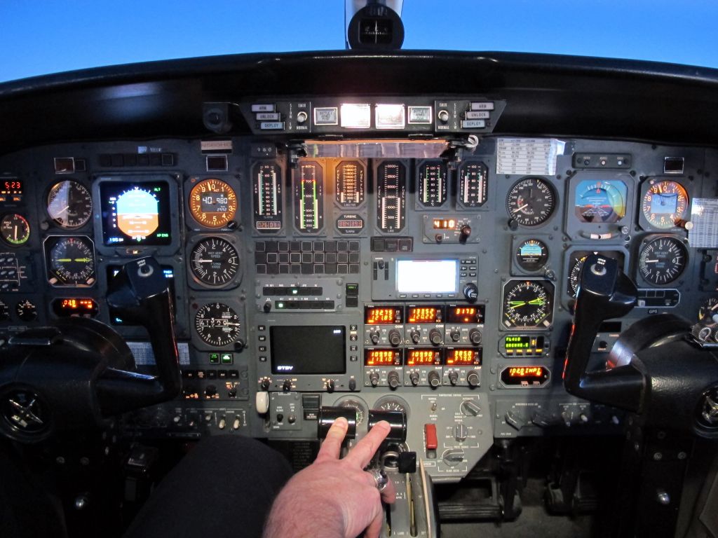 Cessna Citation V (N560HG) - Citation V cockpit.