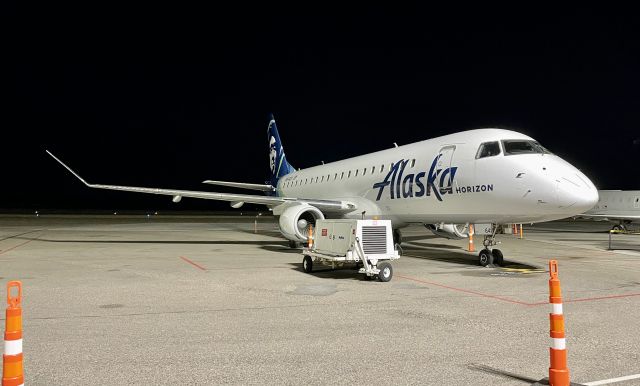 Embraer 175 (N641QX)