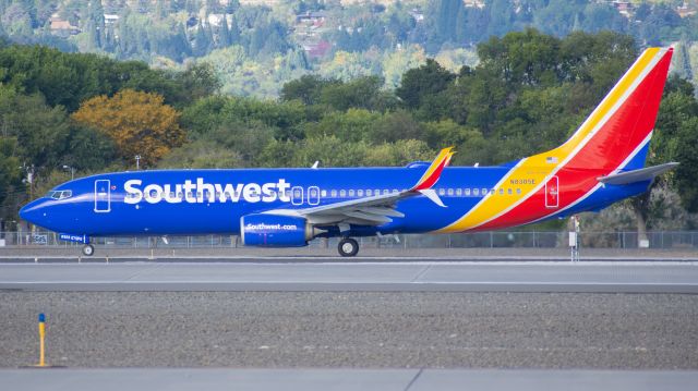 Boeing 737-800 (N8305E) - SWA804 RNO-LAX