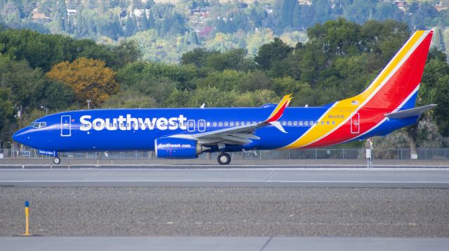 Boeing 737-800 (N8305E) - SWA804 RNO-LAX