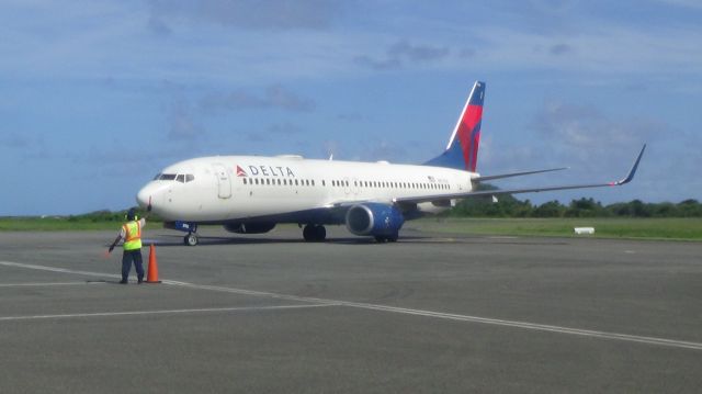 Boeing 737-800 (N3742C)