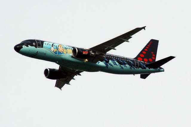 Airbus A320 (OO-SNB)