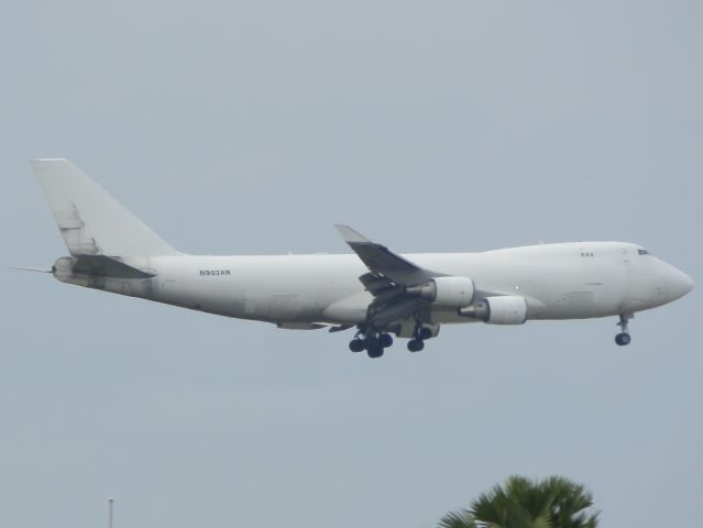 Boeing 747-400 (N903AR)