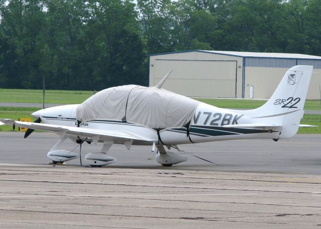 Cirrus SR-22 (N72BK) - At Downtown Shreveport.