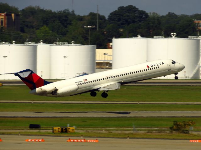 McDonnell Douglas DC-9-50 (N774NC)