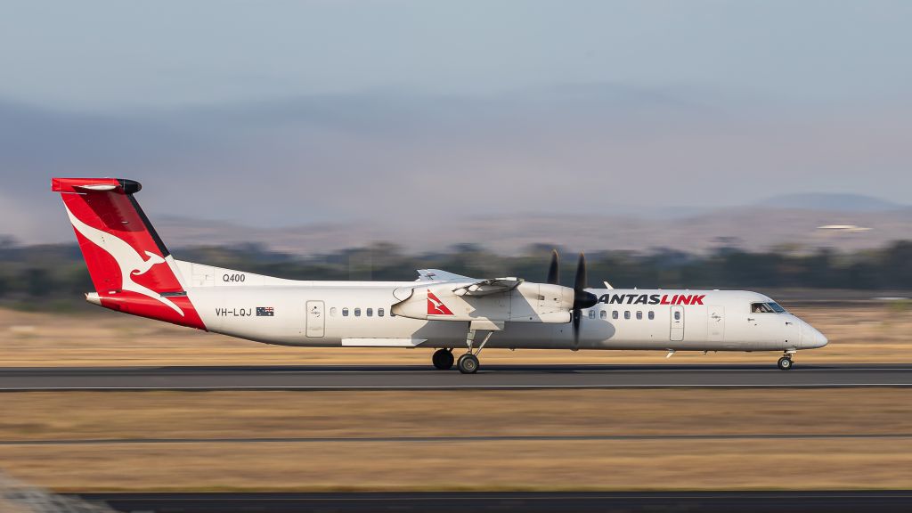 de Havilland Dash 8-400 (VH-LQJ)
