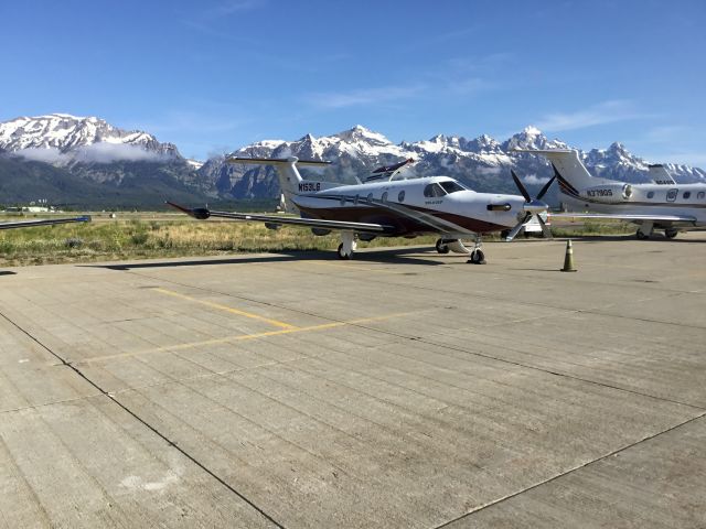 Pilatus PC-12 (N153LG)