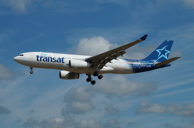 Airbus A330-200 (C-GTSJ)