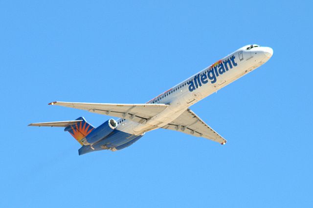 McDonnell Douglas MD-80 (N871GA)