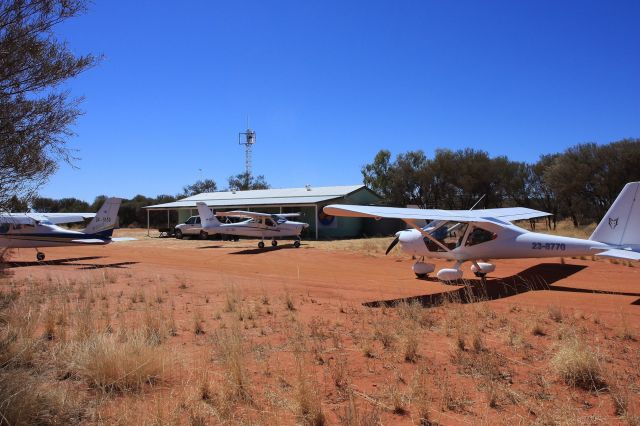 AEROPRAKT A-32 Vixxen (23-8770) - The Vixxen and the 2 Tecnams at Bond Springs NT on the way to Ayres Rock July 2017