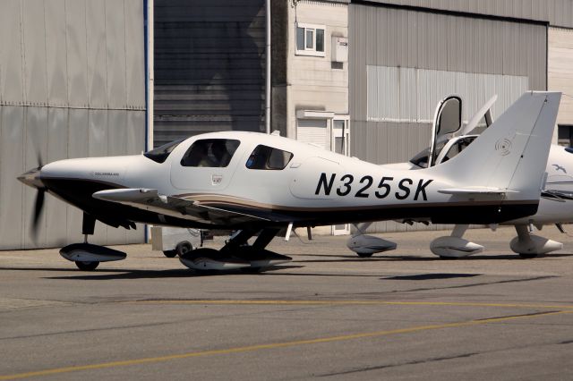 Cessna 400 (N325SK)