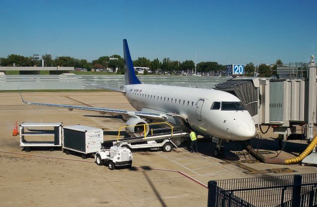 Embraer 170/175 (N979RP) - United Express (Shuttle America) ERJ-170SE N979RP at AUS on Nov 18, 2015.