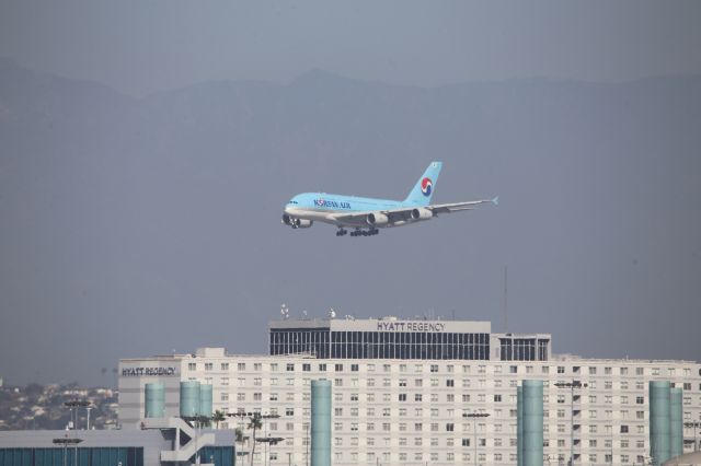 Airbus A380-800 (HL7627)
