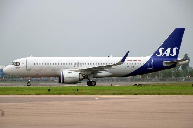 Airbus A320neo (SE-RUO) - Taxiing to Stand 225 on 2-May-24 operating flight SAS809 from ENGM.