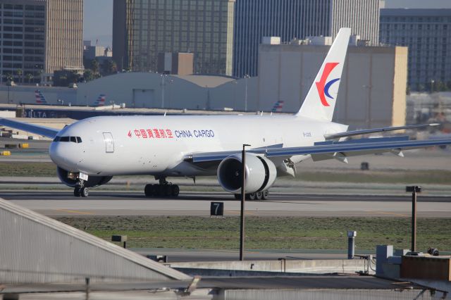 BOEING 777-200LR (B-220E)