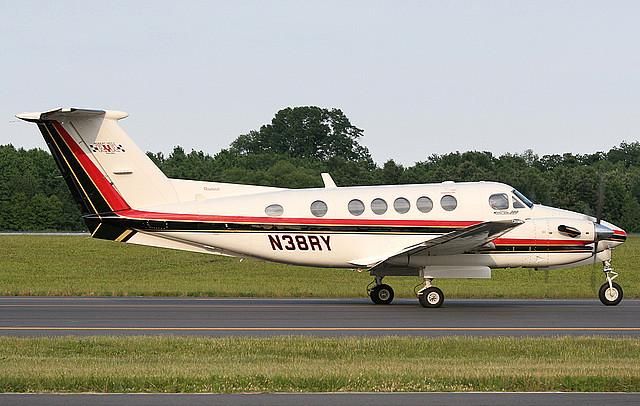 Beechcraft Super King Air 300 (N38RY)