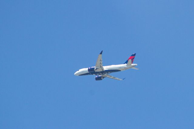 Airbus A220-100 —