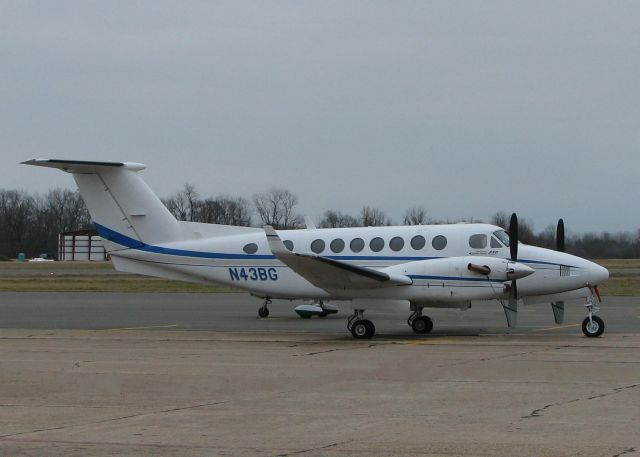 Beechcraft Super King Air 350 (N43BG) - At the Downtown Shreveport airport.