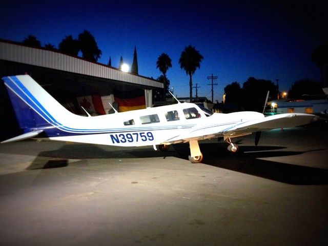 Piper Seneca (N39759) - Model PA34200T - Twin Continental Turbo Engines, Woodward Governors, Hertzel Propellers, Speed Brakes, Storm Scope, GPS Garmin 430, DME, Transponder Code C, br /2 Nav/Comm, ELT Emergency Locator Transmiter.