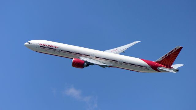 BOEING 777-300ER (VT-ALX)